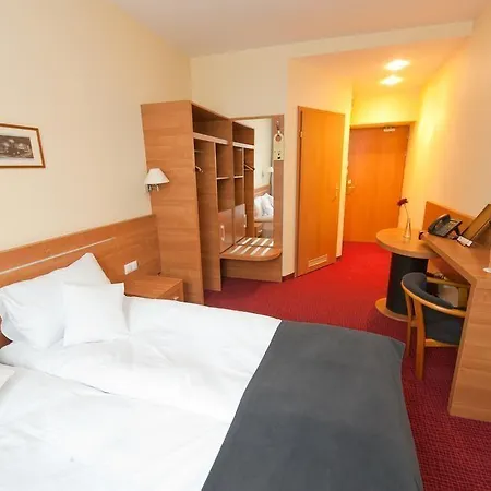 호텔 Malinowski Business 글리비체